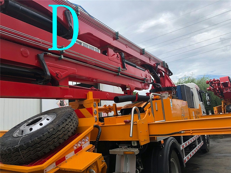 青島（dǎo）小型混凝土泵車價格 (17)