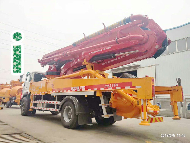 青島小型混凝土泵車價格 (16)