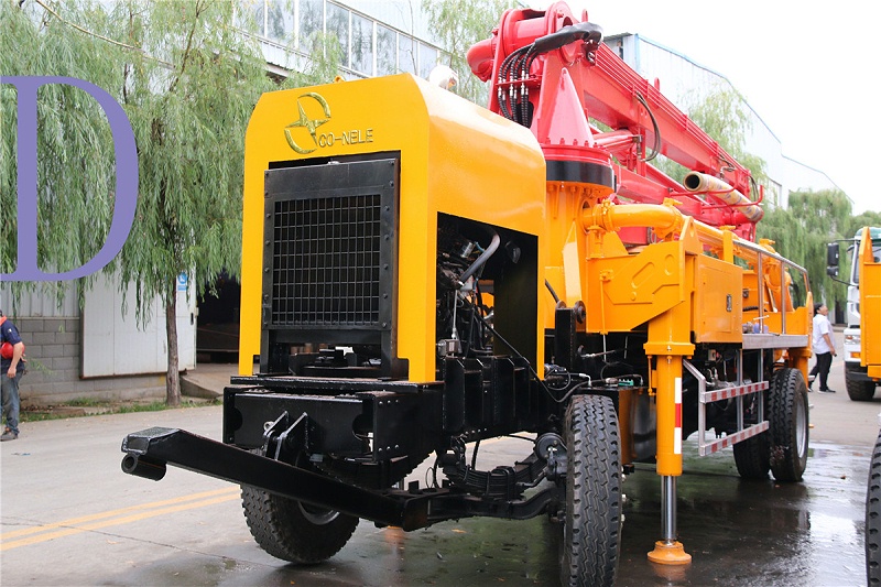 青島混（hún）凝土泵車價格 (10)