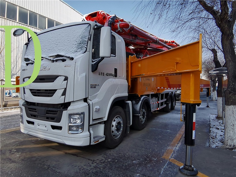 青島（dǎo）混凝土泵車價格（gé） (13)