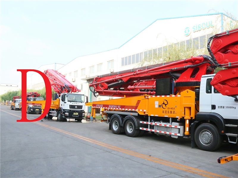 青島（dǎo）混凝土泵車價格 (2)