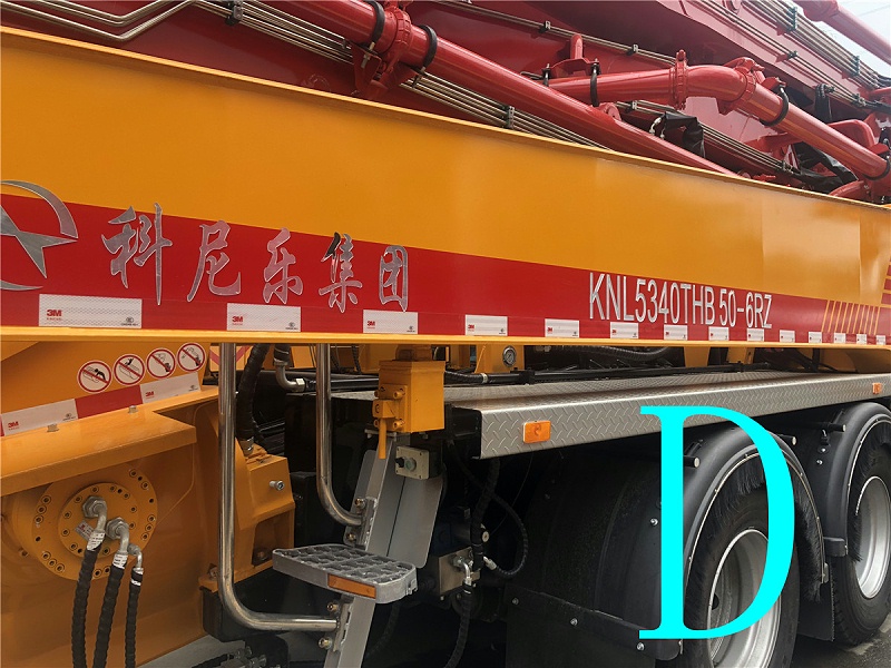 青島小（xiǎo）型（xíng）混凝土泵車價格 (36)