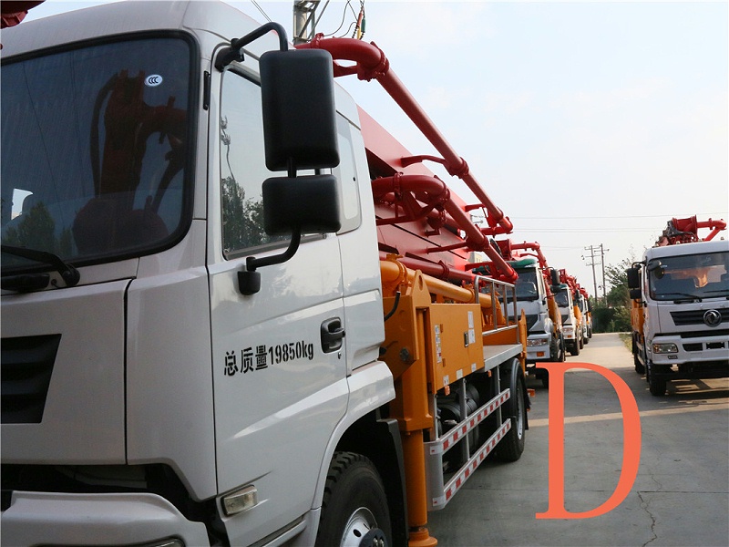 青島混凝土泵車價格 (2)