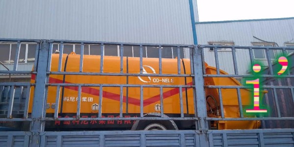 如何根據混凝土泵的泵（bèng）送情況選擇低速（sù）或高速泵送？