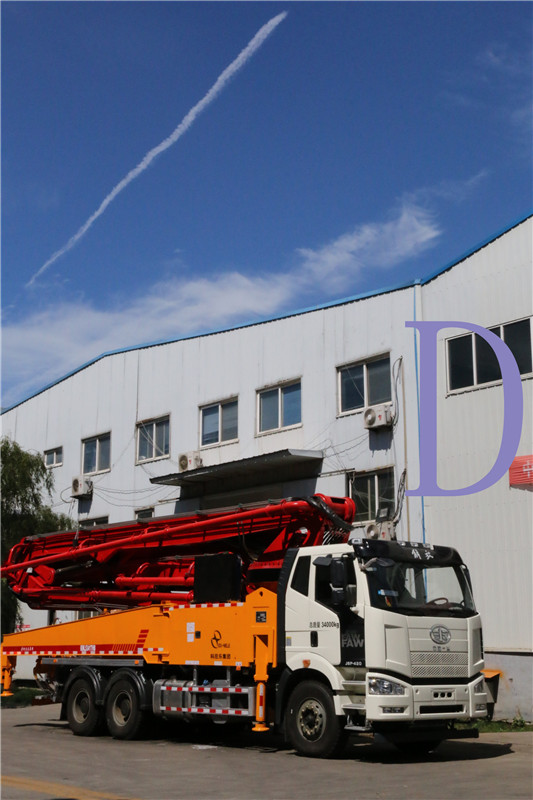 青島混凝土泵車（chē）價格 (2)