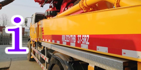 小型混凝土泵車冬季施工為什麽要用（yòng）熱（rè）水通泵呢？