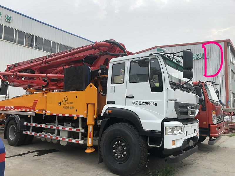 青島小型（xíng）混凝土泵車價格 (17)