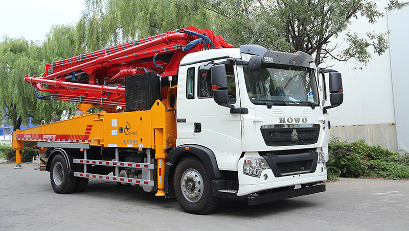 科尼樂為您淺析小型混凝土泵車突發事件處理（lǐ）