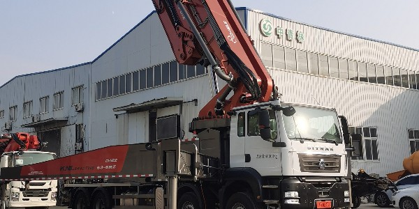 當泵（bèng）車液壓油（yóu）底部（bù）有沉澱水時怎麽解（jiě）決