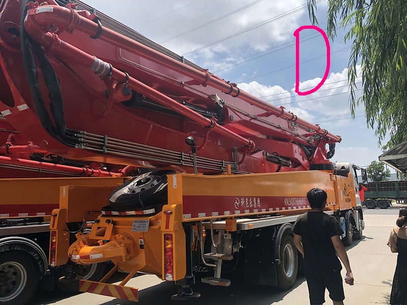 青島（dǎo）小型混凝土泵車價格 (27)