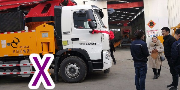 小型泵車液壓油質量嚴格把控，才能小型混凝土泵（bèng）車牛（niú）到飛起（一（yī））