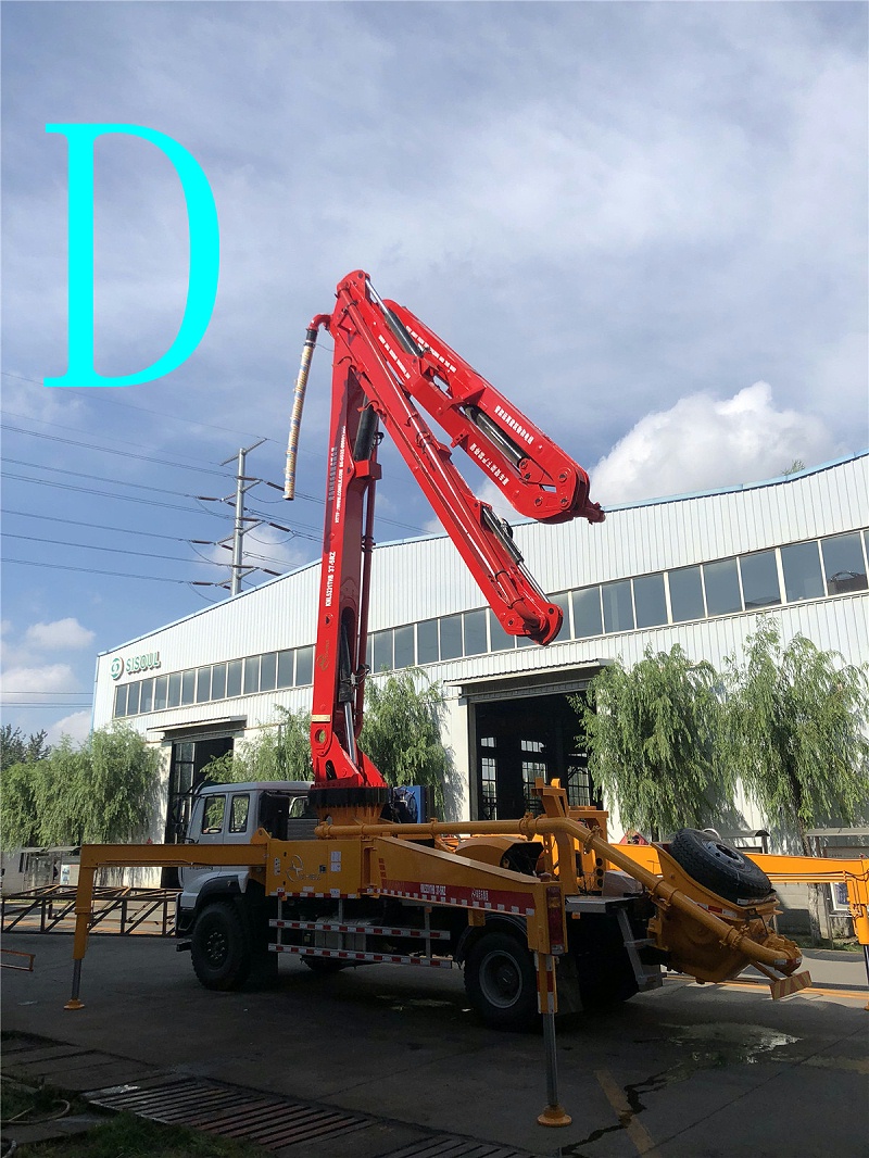 青島小（xiǎo）型混凝土泵車價格 (5)