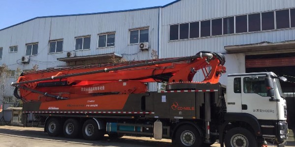 泵車料鬥內的積料如何處（chù）理