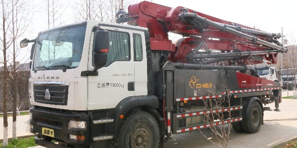 泵（bèng）車施工也有一定的局限性，主要（yào）表現在以（yǐ）下幾方（fāng）麵