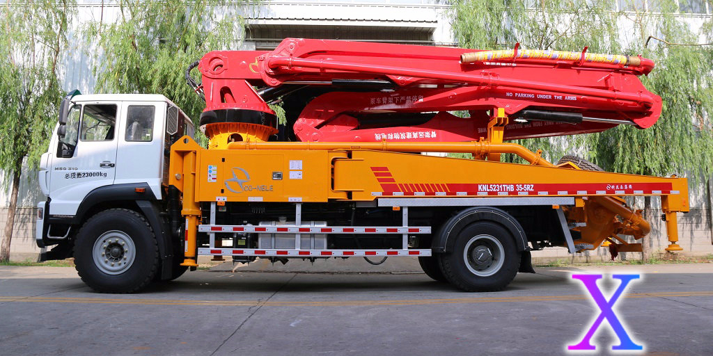 科（kē）尼樂小型混（hún）凝土泵車蓄電池的保養