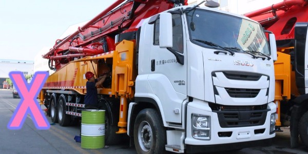 軟管的使用及庫存期限（xiàn）會對小型泵車的日常（cháng）工作造成哪些影響呢（ne）？