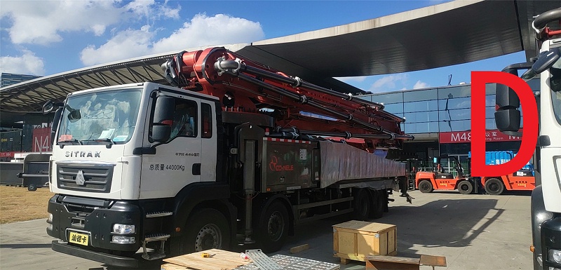 青島混（hún）凝土泵車價格 (8)