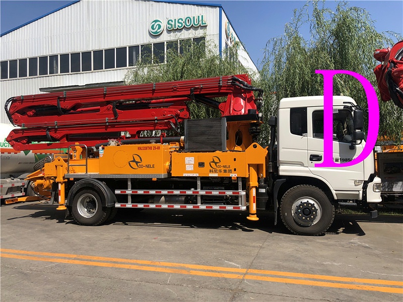 青島小（xiǎo）型混凝土（tǔ）泵車價格 (10)