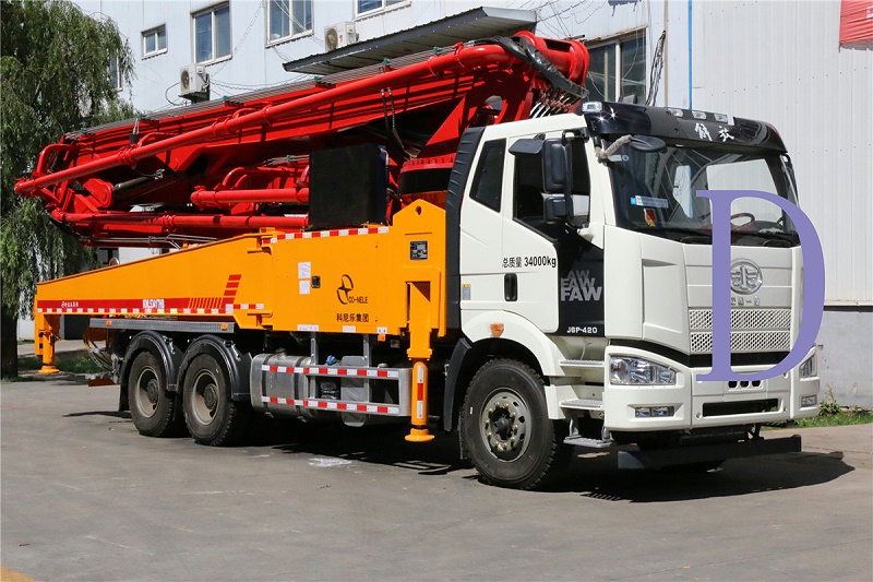 青島（dǎo）混凝（níng）土泵車價格 (9)