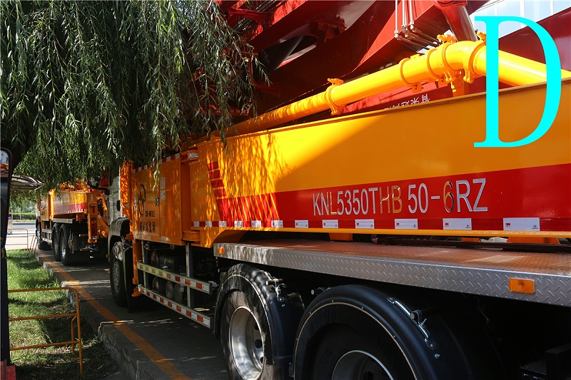 青島小型混凝土泵車（chē）價（jià）格 (1)