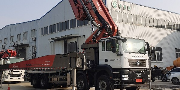 泵車的攪拌漏鬥部位（wèi）要注意