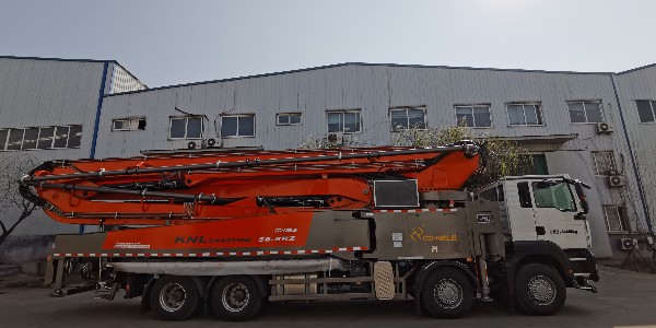 泵車（chē）泵送時為什（shí）麽不能向後？