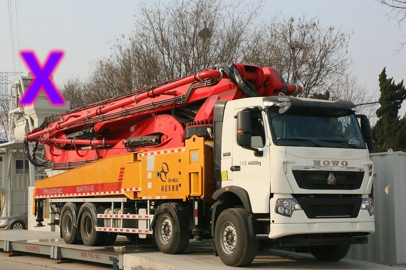 青島小型混凝（níng）土泵車價格 (1)