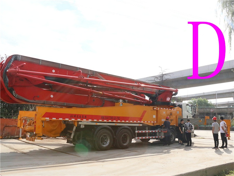 青島（dǎo）混凝土泵車價格 (3)
