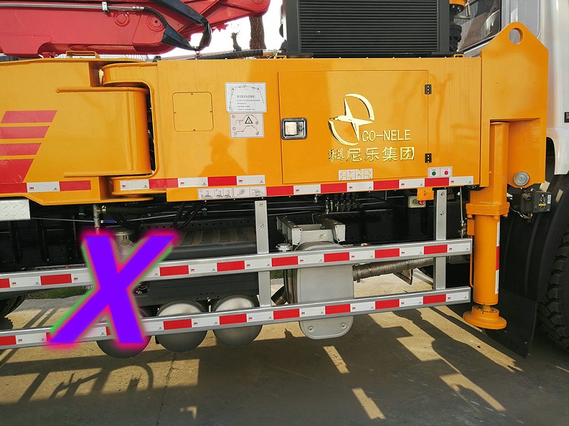 青島小型（xíng）混凝土泵車價格 (10)