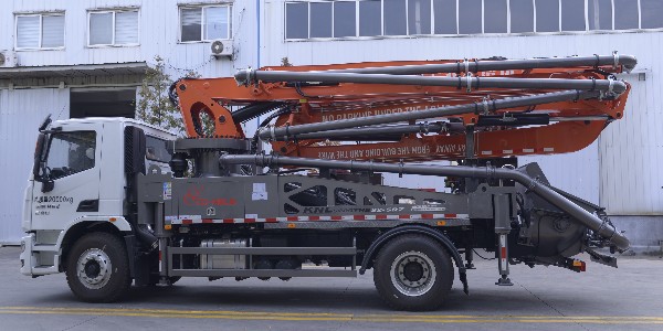 各位泵車司機朋友如果（guǒ）麵對使用前的問（wèn）題（tí）該怎麽處（chù）理