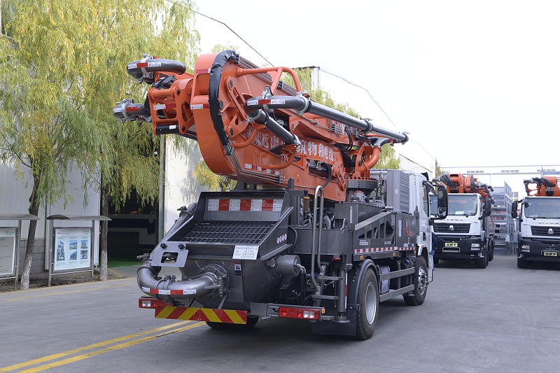 青島混凝土泵（bèng）車價格 (1)