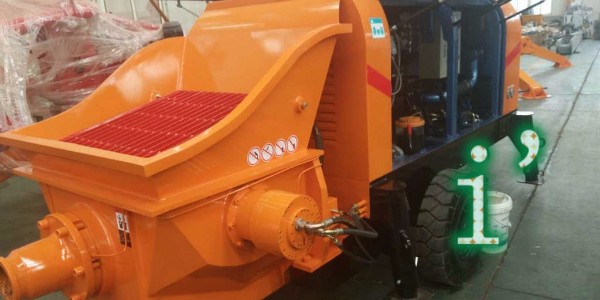 混凝土泵運轉時，在料鬥內添加水和水泥砂漿（jiāng）的目的是什（shí）麽？