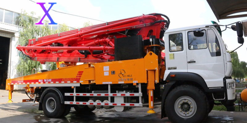 小型混凝土（tǔ）泵（bèng）車漏漿和攪拌軸故障不要慌，科尼樂來幫忙