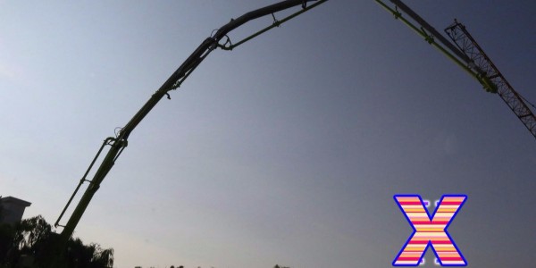 混（hún）凝土布料機的料倉加裝耐磨不沾料襯板的作用