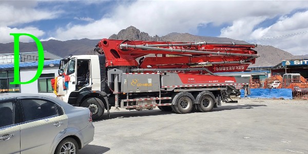 小型混（hún）凝土泵車應怎樣保養更有利於延長使用壽命（mìng）？