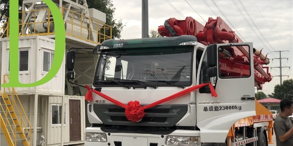 混凝土泵在輸送時，混凝（níng）土前管道用什麽潤滑?