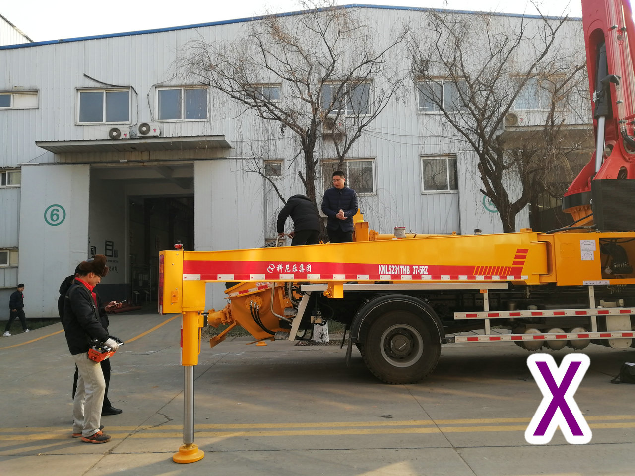 青島（dǎo）小型混凝土泵車價格 (55)