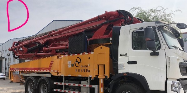 如何更省錢的買到小型混凝土（tǔ）泵車呢？