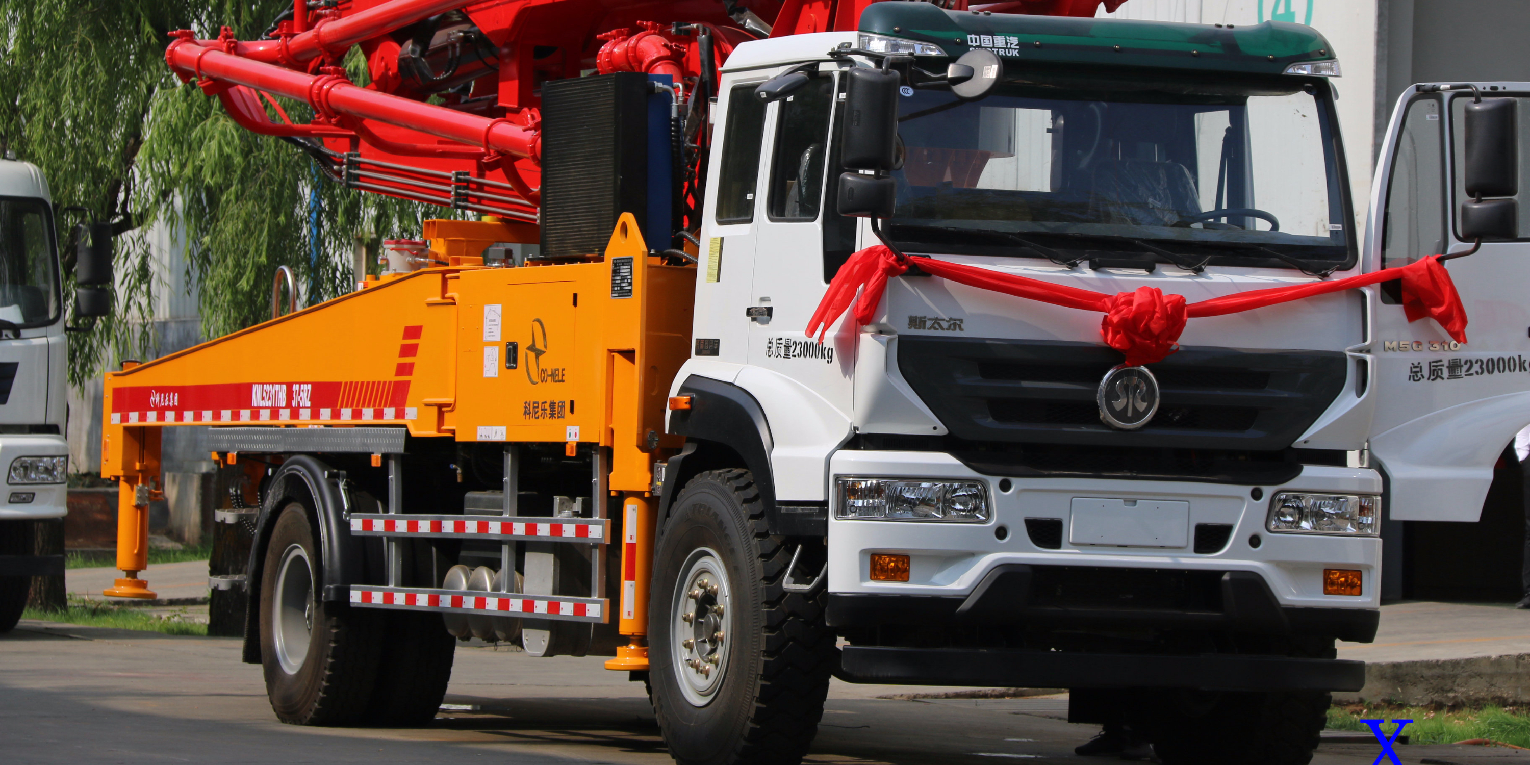 操作小型泵車的臂架，需要注意什麽