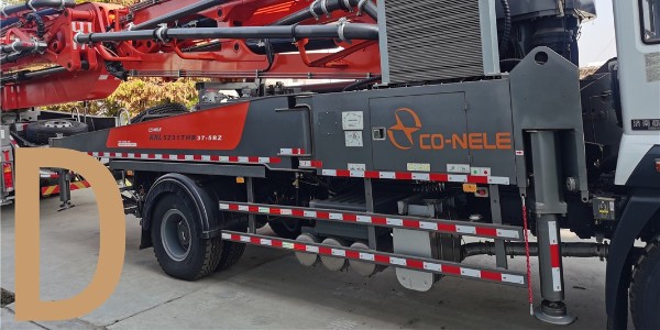 要經常檢查電（diàn）解（jiě）液液麵（miàn）高（gāo）度