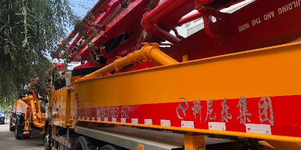 為什麽泵車臂架油缸能承受此壓力